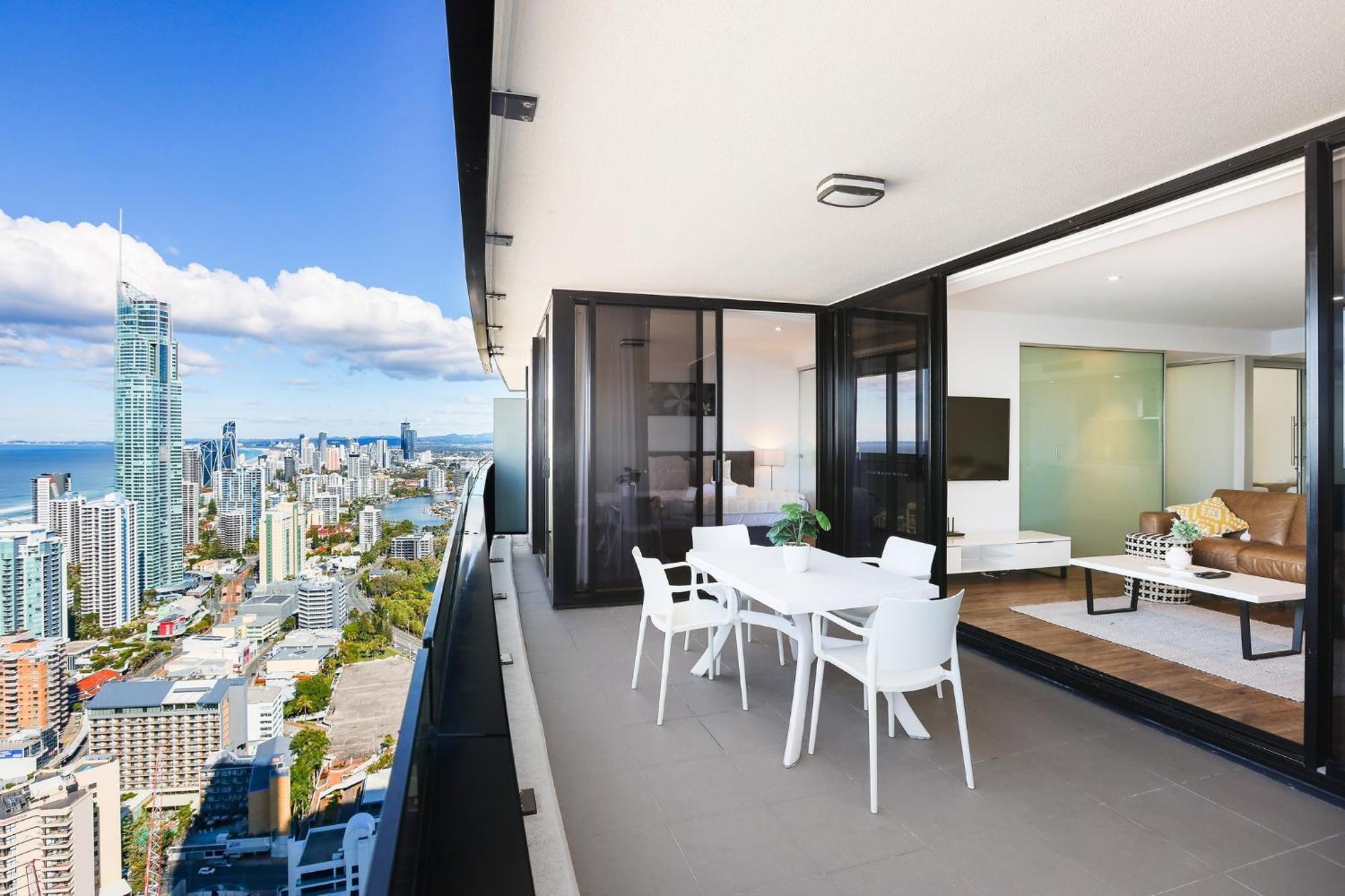 Circle On Cavill 2, 3, 4 & 5 Bedroom Skyhomes & Sub Penthouses By Gold Coast Holidays Eksteriør bilde