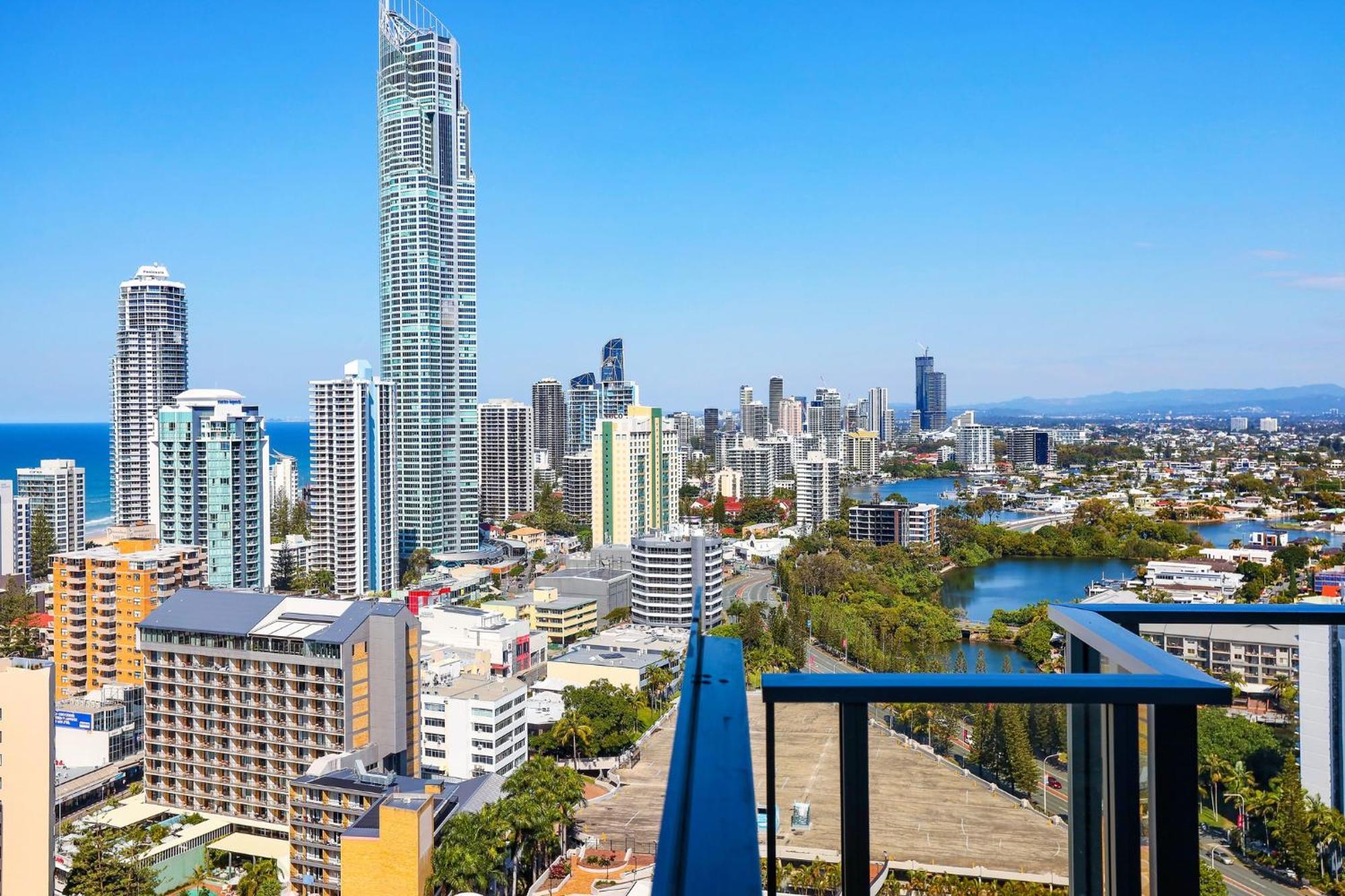 Circle On Cavill 2, 3, 4 & 5 Bedroom Skyhomes & Sub Penthouses By Gold Coast Holidays Eksteriør bilde